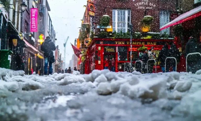 Best Things to Do in Ireland in December: Festive Adventures, Winter Wonders, and Cosy Escapes
